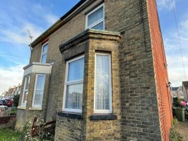 4 Bedroom Semi detached House For Sale In East Cowes