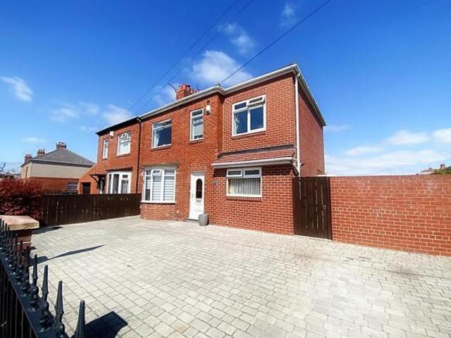 4 bedroom semi detached house for sale in Elgin Gardens, Walkerdene, Newcastle Upon Tyne, NE6