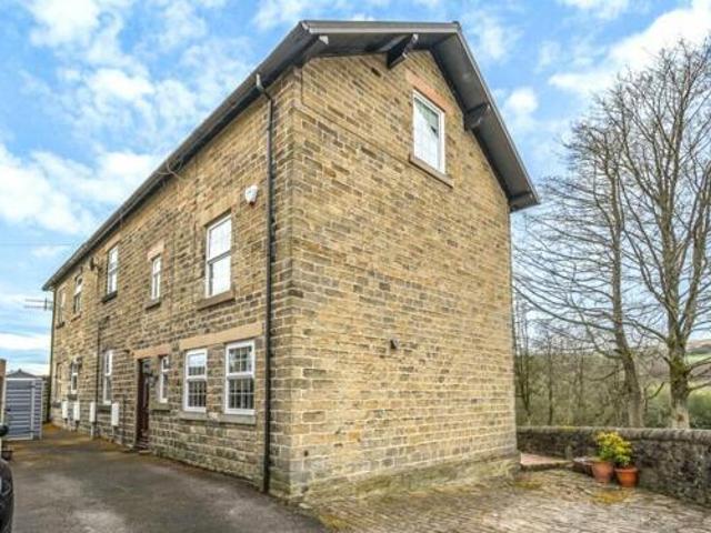 4 Bedroom Semi detached House For Sale In Glossop, Derbyshire