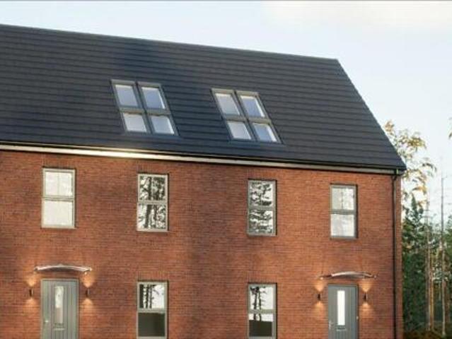 4 Bedroom Semi detached House For Sale In Kingswood