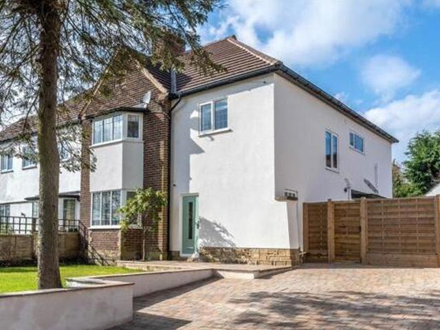 4 Bedroom Semi detached House For Sale In Leeds