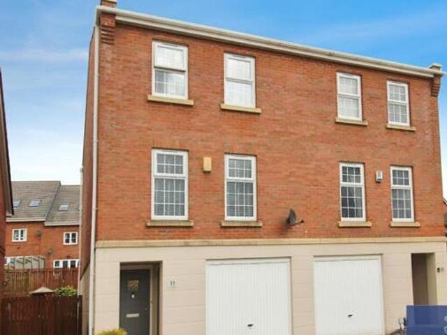4 Bedroom Semi detached House For Sale In Leeds, West Yorkshire