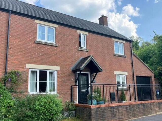 4 Bedroom Semi detached House For Sale In Marlborough