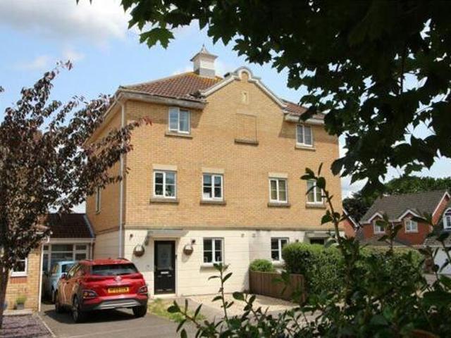 4 Bedroom Semi detached House For Sale In New Milton, Hampshire