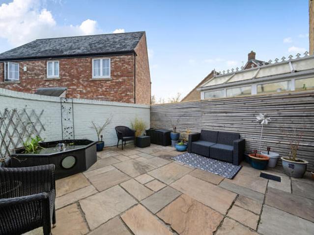 4 bedroom semi detached house for sale in Phoebe Way, Oakhurst, Swindon, SN25