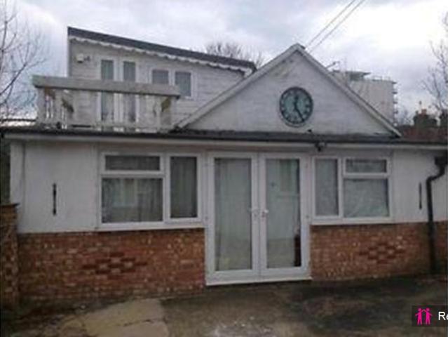 4 bedroom semi detached house for rent