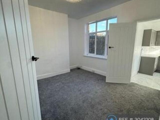 4 bedroom semi detached house for rent in West Avenue, Westerhope, Newcastle Upon Tyne, NE5