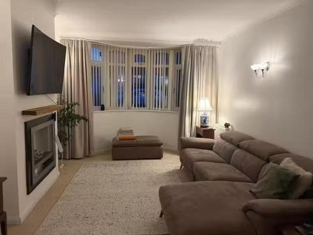 4 bedroom semi detached house for rent in Willowsbrook Road, H.