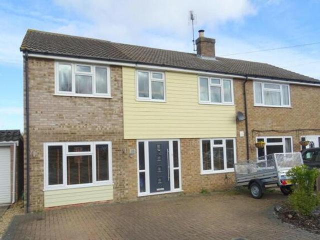 4 Bedroom Semi detached House For Rent In Chatteris, Cambs
