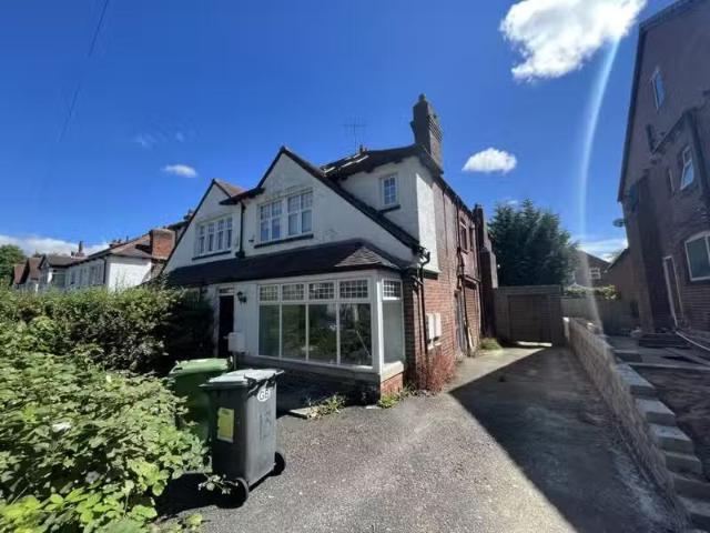 4 bedroom semi detached house for rent in Church Wood Avenue.