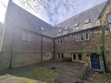 4 bedroom semi detached house for rent in Clayton Lane, Bradfo.