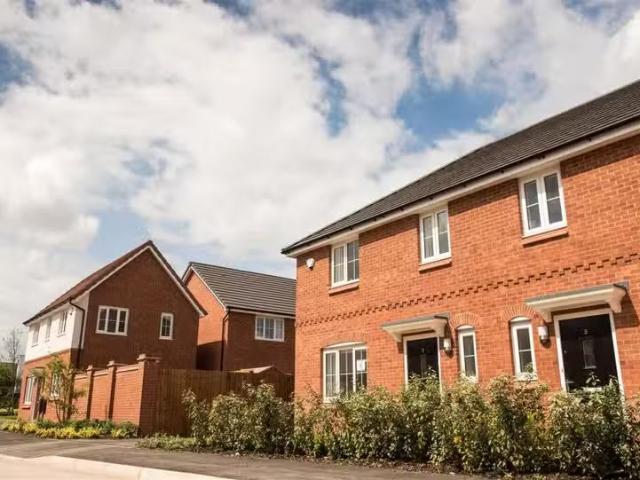 4 bedroom semi detached house for rent in Cromwell Road, Elles.