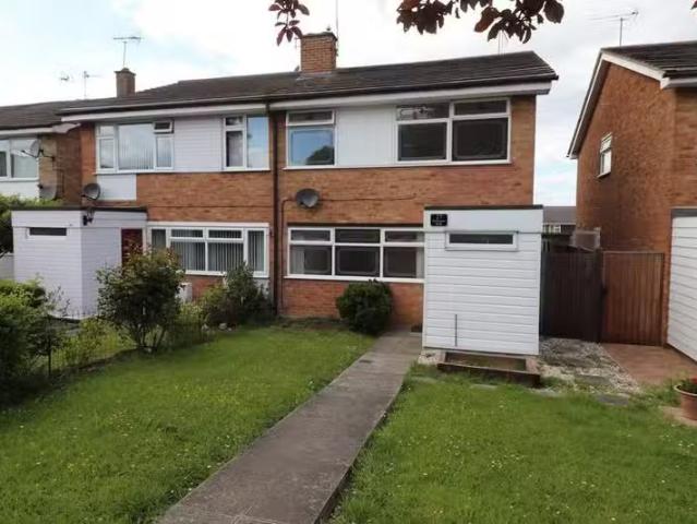 4 bedroom semi detached house for rent in Foxhunter Walk, Bill.