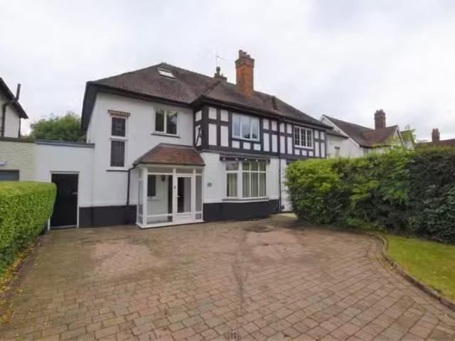 4 bedroom semi detached house for rent in Green Lanes, Wylde G.