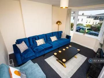 4 bedroom semi detached house for rent in Highbury Villas, Bat.