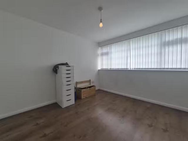 4 bedroom semi detached house for rent in Highmore Drive, Bart.
