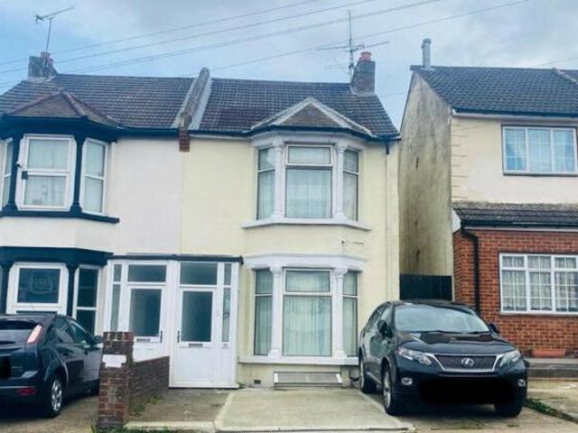 4 Bedroom Semi detached House For Rent In Kent