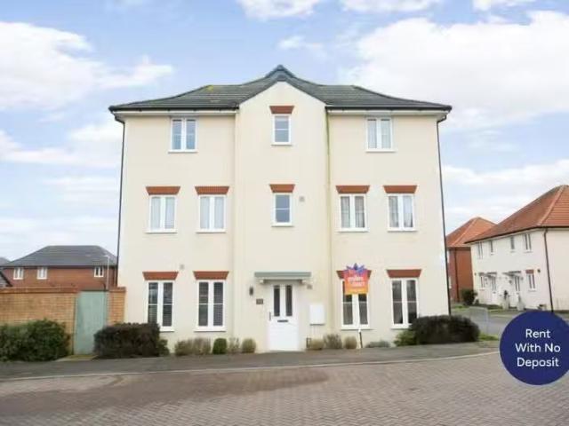 4 bedroom semi detached house for rent in Millyard Road, Ayles.