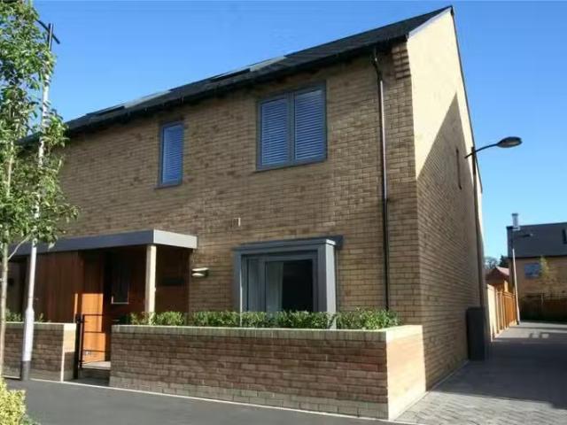 4 bedroom semi detached house for rent in Spring Drive, Trumpi.