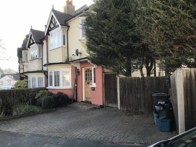 4 Bedroom Semi Detached Let in Sanderstead