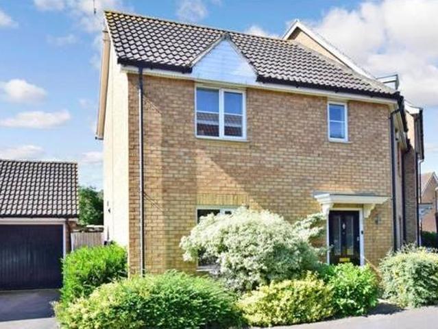 4 bedroom semidetached house for rent in Reams Way Kemsley ME10