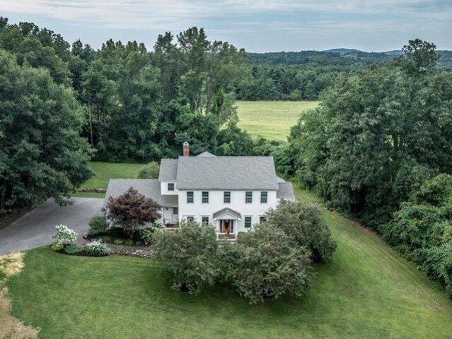 4 bedroom, Shelburne VT 05482 105589823