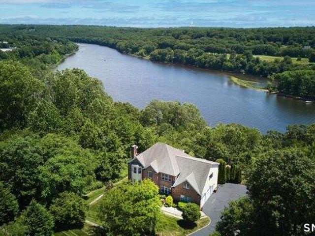 4 bedroom, Shelton CT 06484 105559704