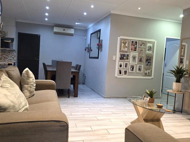 4 Bedroom Simplex To Let in Greenwood Park