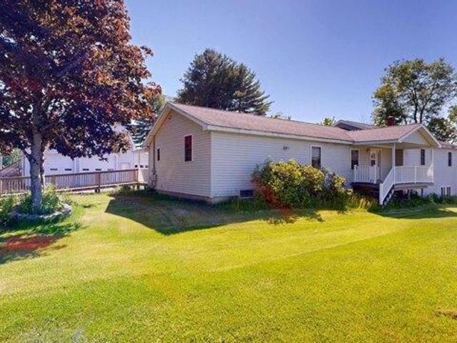 4 bedroom, Skowhegan ME 04976 104852104