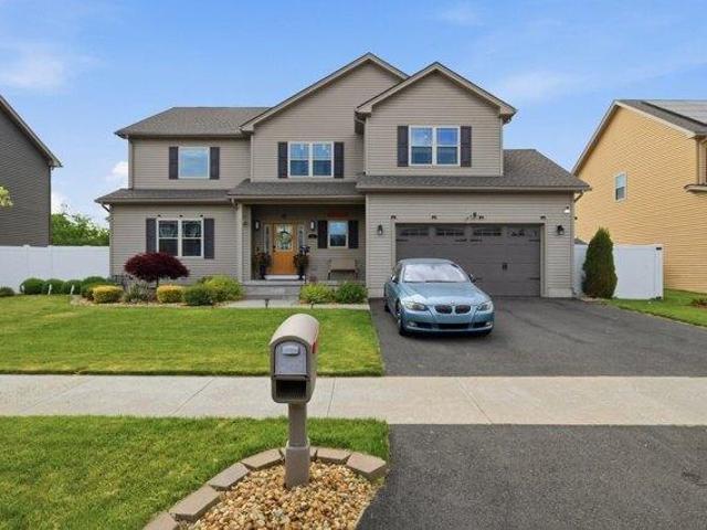 4 bedroom, Springfield MA 01109 105386075