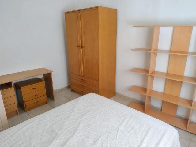 4 Bedroom Student Apartment near Blasco Ibáñez, Valencia Amsterdam Apartments for Rent