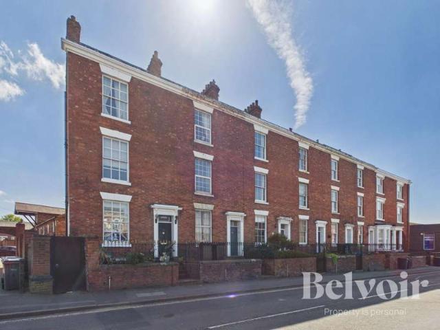 4 Bedroom Studio Flat