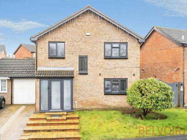 4 Bedroom Studio Flat