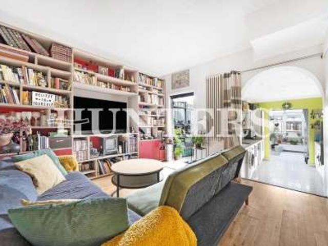 4 Bedroom Studio Flat