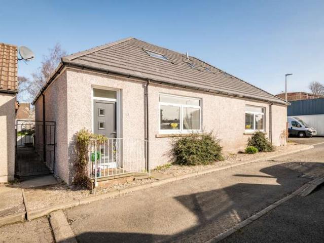 4 Bedroom Studio Flat