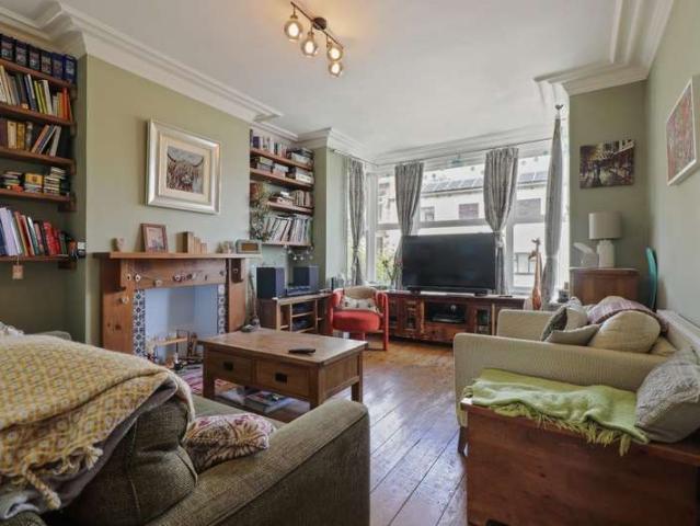 4 Bedroom Studio Flat