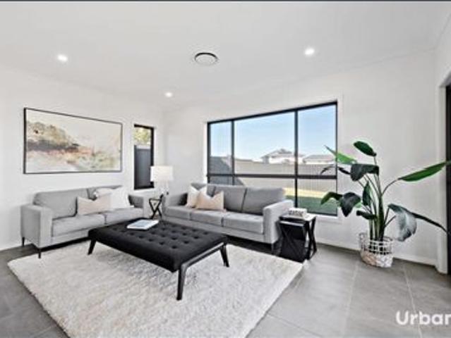4 Bedroom + study home located in the Highgrove Estate