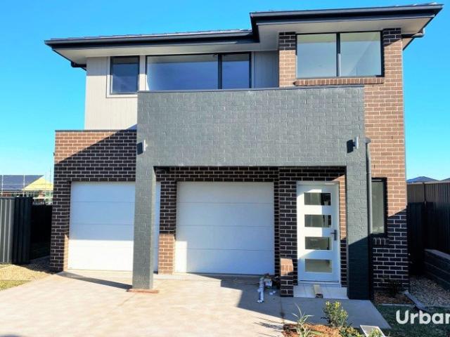 4 Bedroom + study home located in the Highgrove Estate