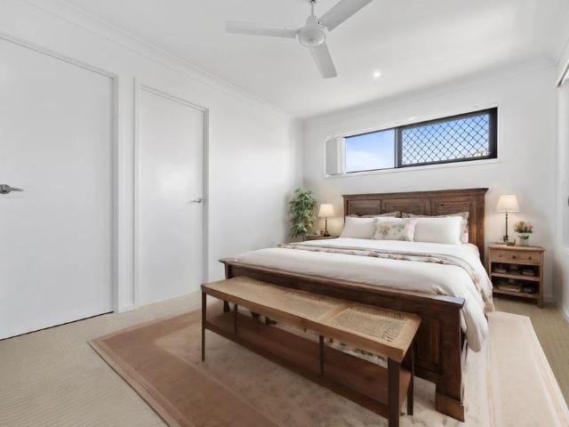 4 Bedroom + Study in quiet street