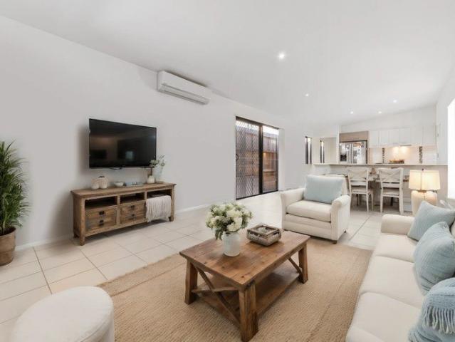 4 Bedroom + Study in quiet street