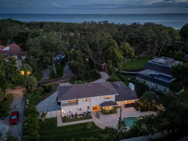 4 bedroom, St Petersburg FL 33712 102715862