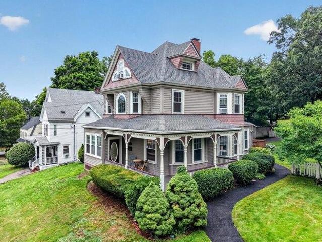 4 bedroom, Stoneham MA 02180 105532241