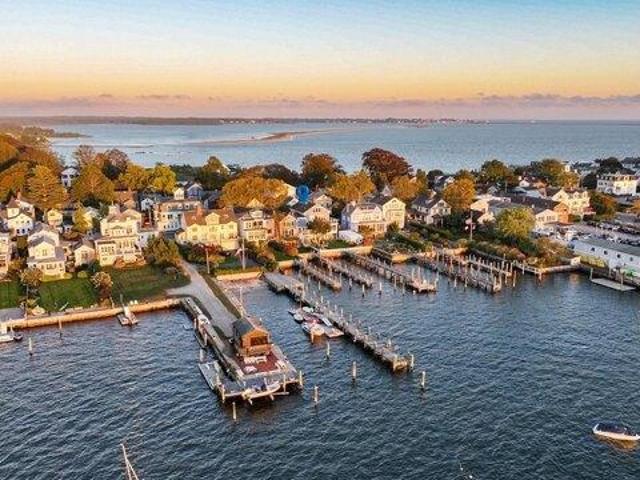 4 bedroom, Stonington CT 06378 105414945