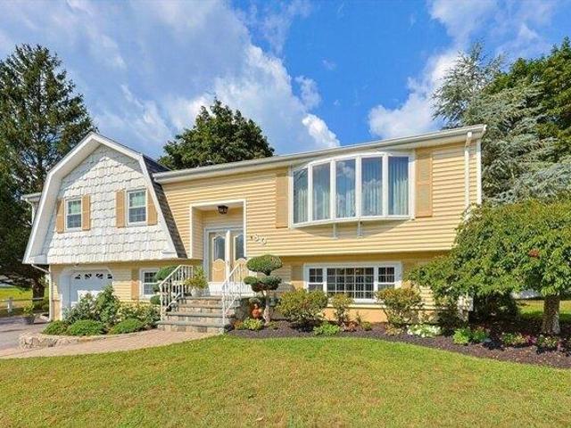 4 bedroom, Stoughton MA 02072 105550535