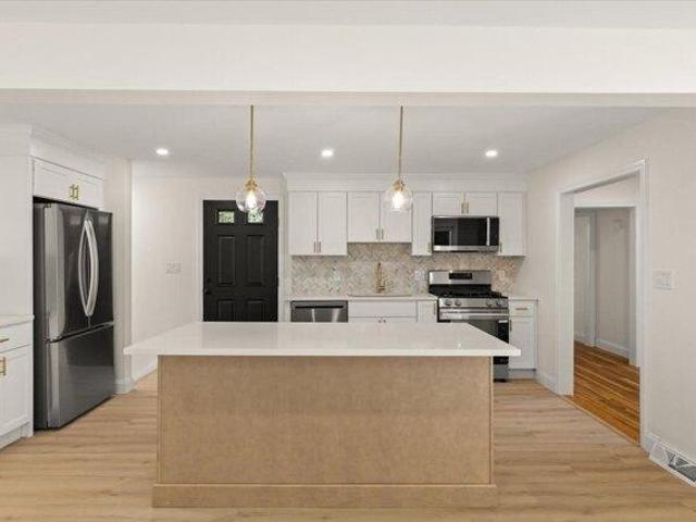 4 bedroom, Stoughton MA 02072 105587621