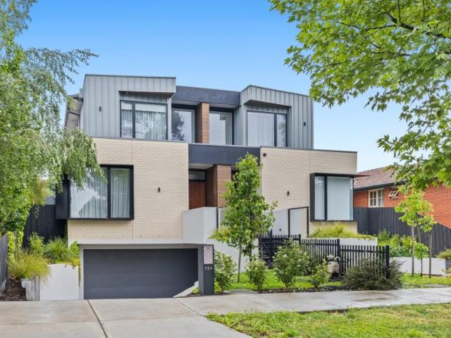 4 Bedroom House Strathmore VIC 102766871