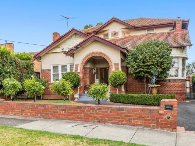 4 Bedroom House Strathmore VIC 102767783