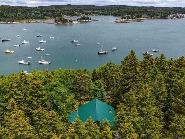 4 bedroom, Swans Island ME 04685 105791180