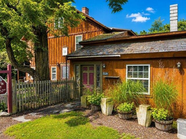 4 bedroom, Poultney VT 05764 105578751