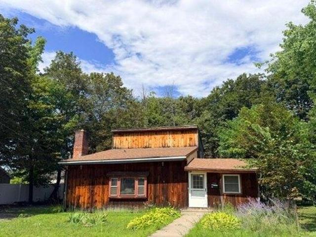 4 bedroom, Poultney VT 05764 105590096